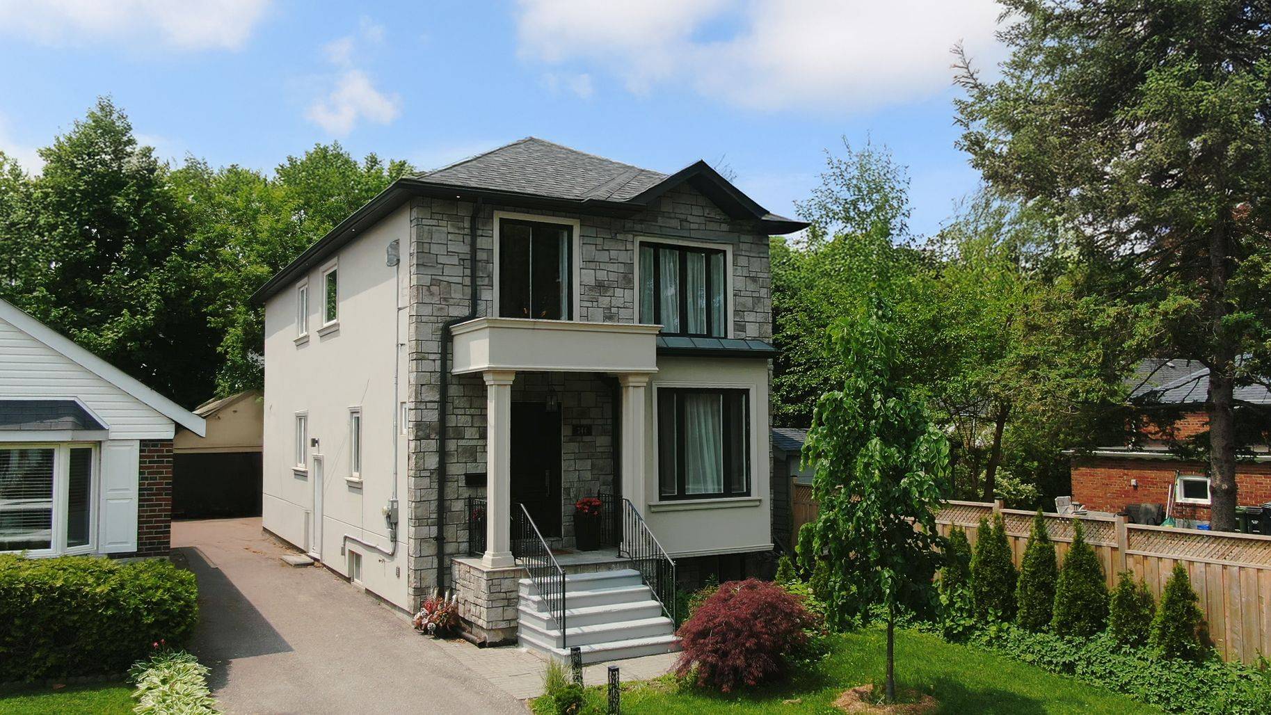 344 Glebemount AVE, Toronto E03, ON M4C 3V5