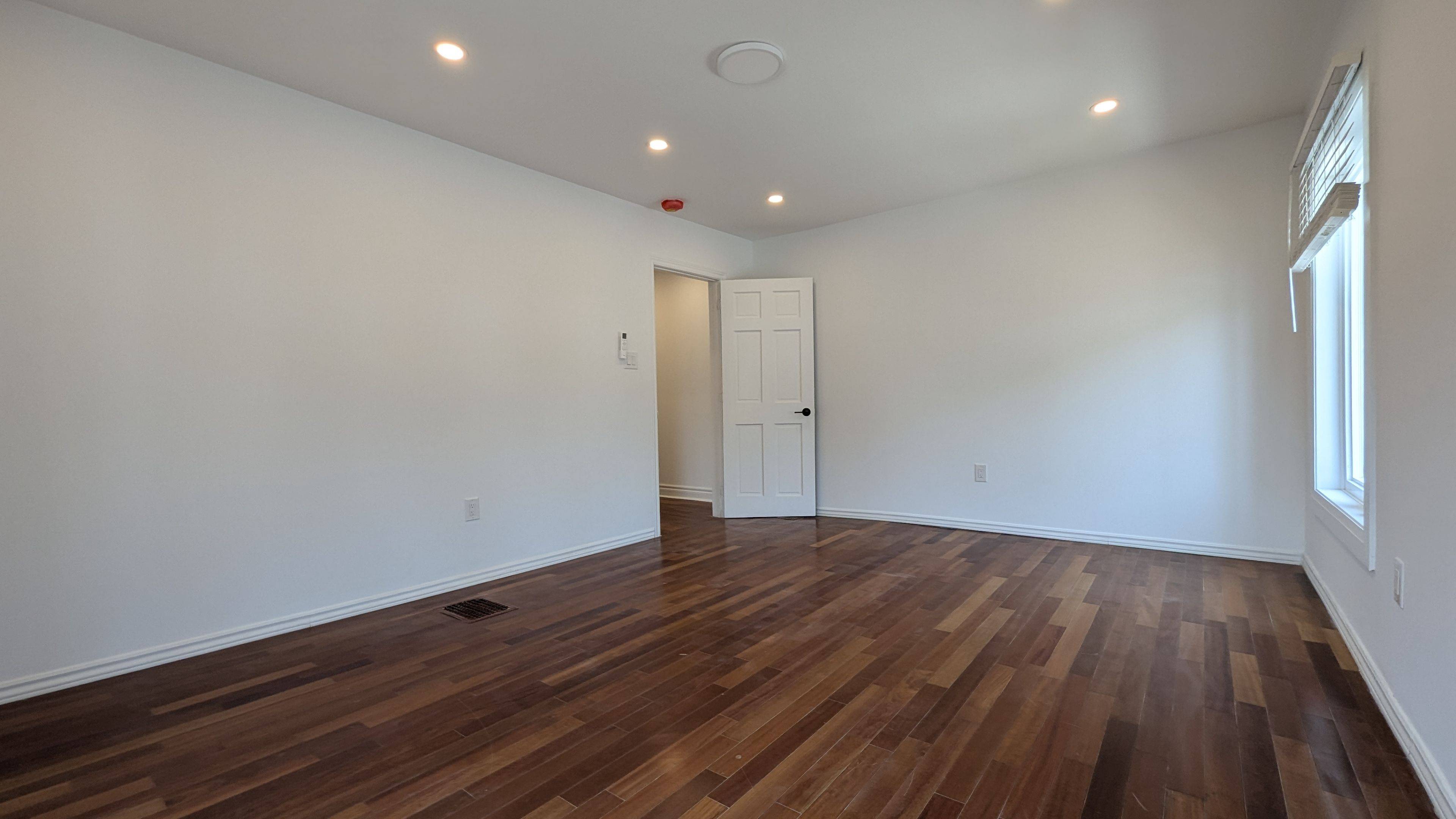 Toronto E03, ON M4C 4C9,1150 Woodbine AVE #Unit #3