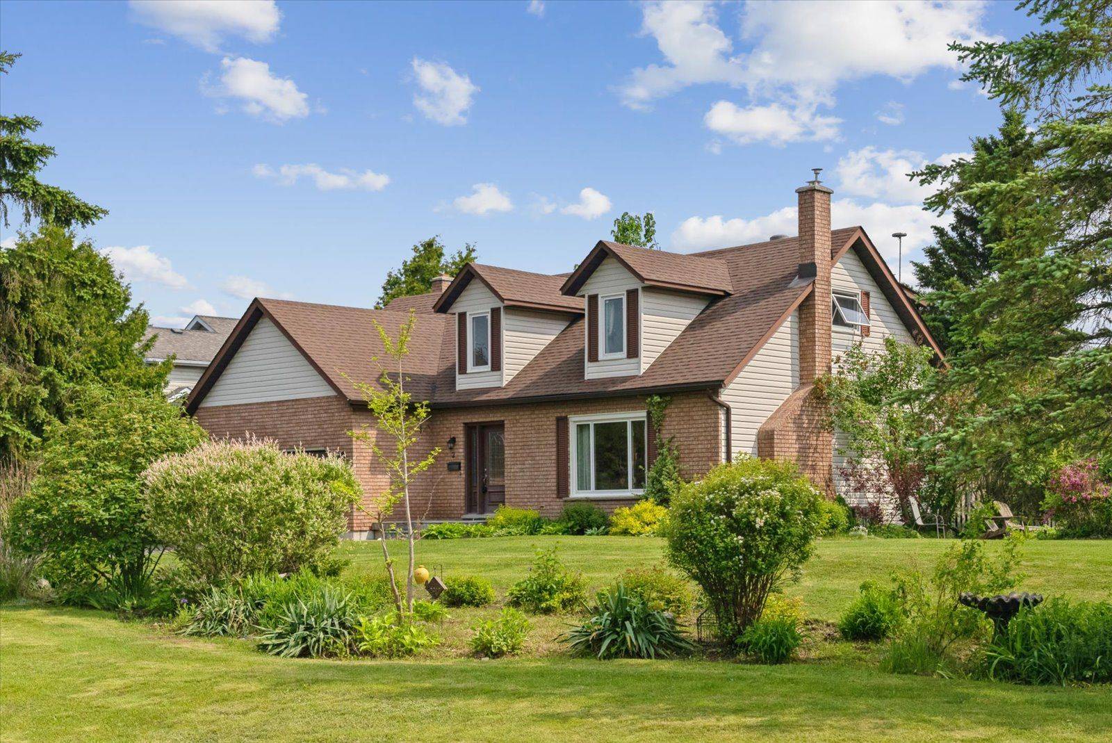 Oro-medonte, ON L0L 2E0,2 Elm CT
