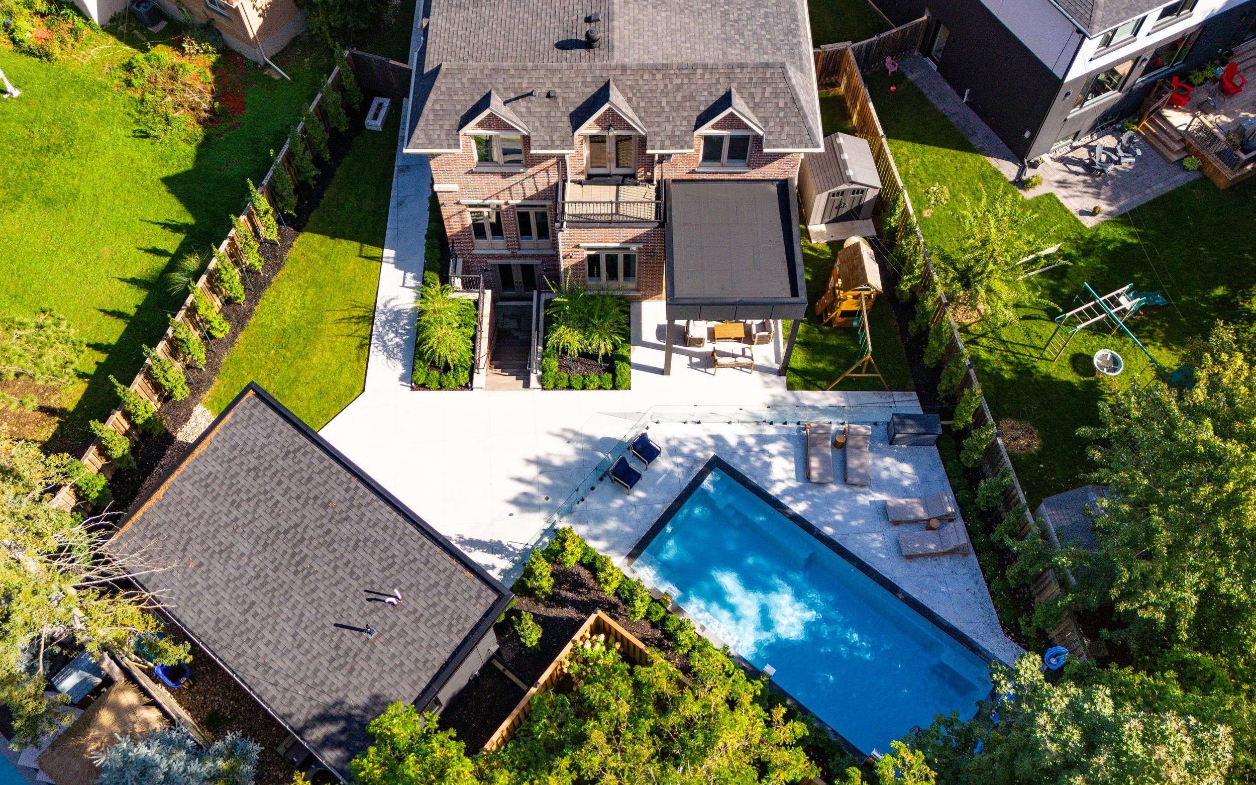 11 Burrows AVE, Toronto W08, ON M9B 4W8