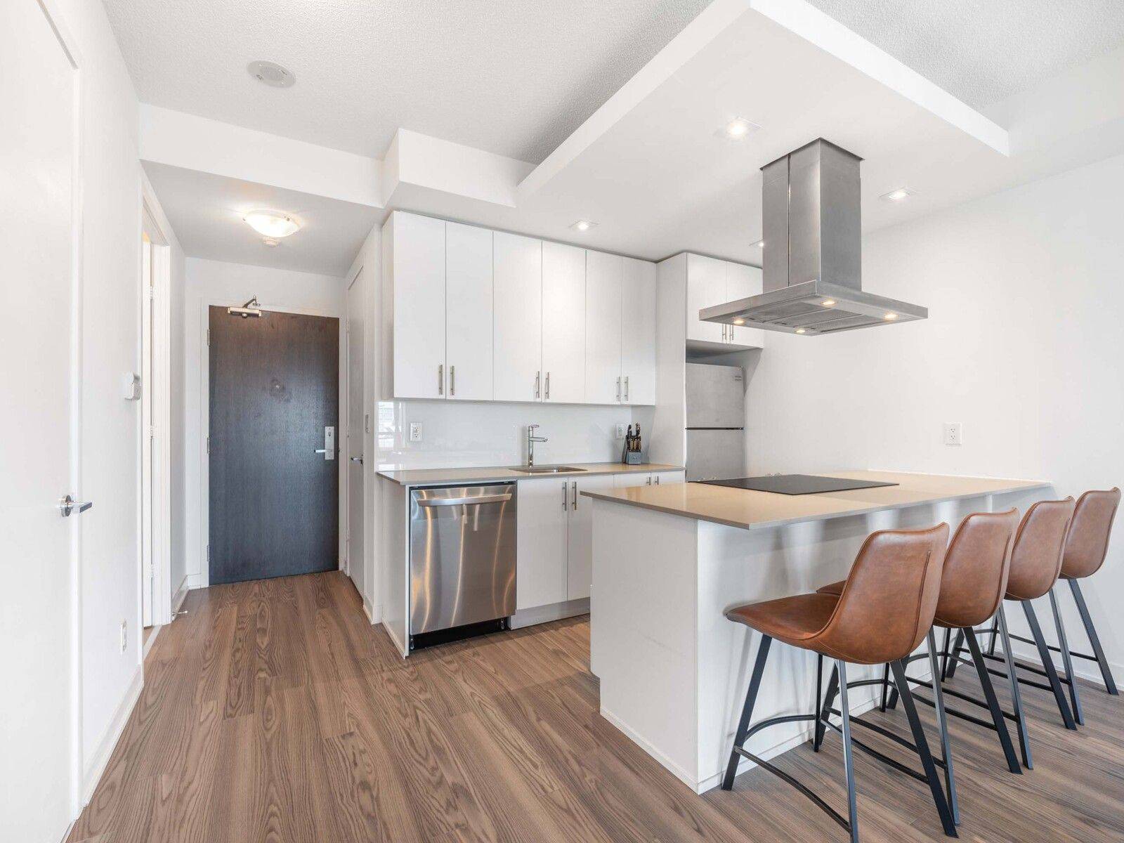 Toronto W06, ON M8Y 0B3,165 Legion RD #2233