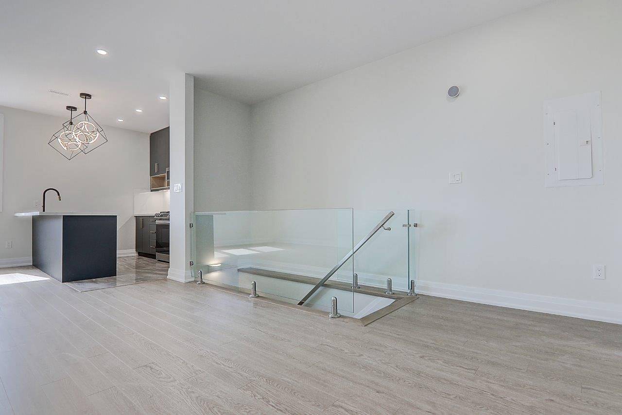 Toronto W04, ON M6E 2L8,82 Livingstone AVE #Upper