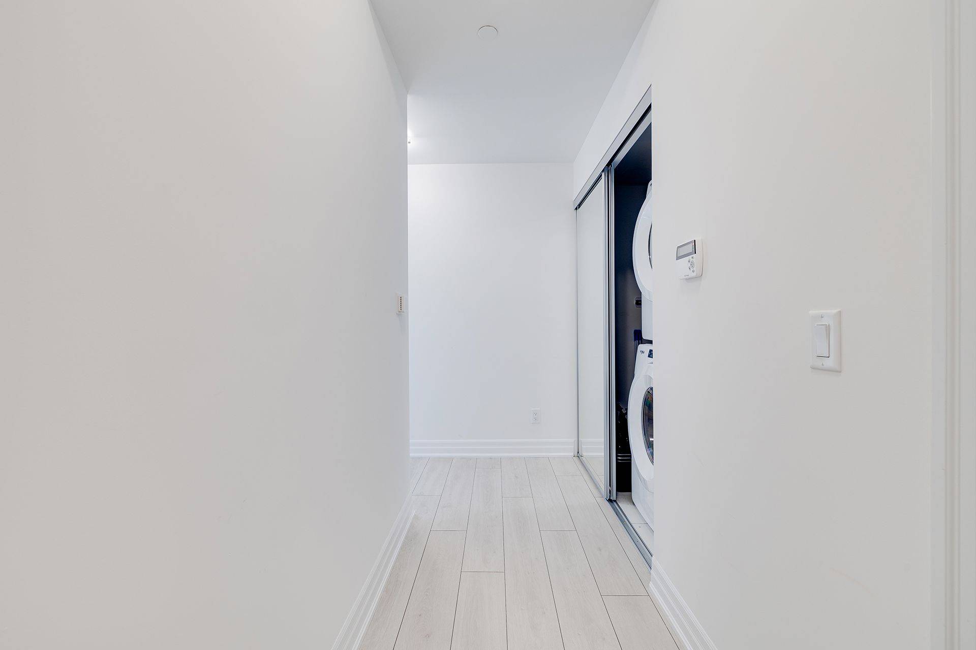 Mississauga, ON L5B 0N6,30 Elm DR W #2508