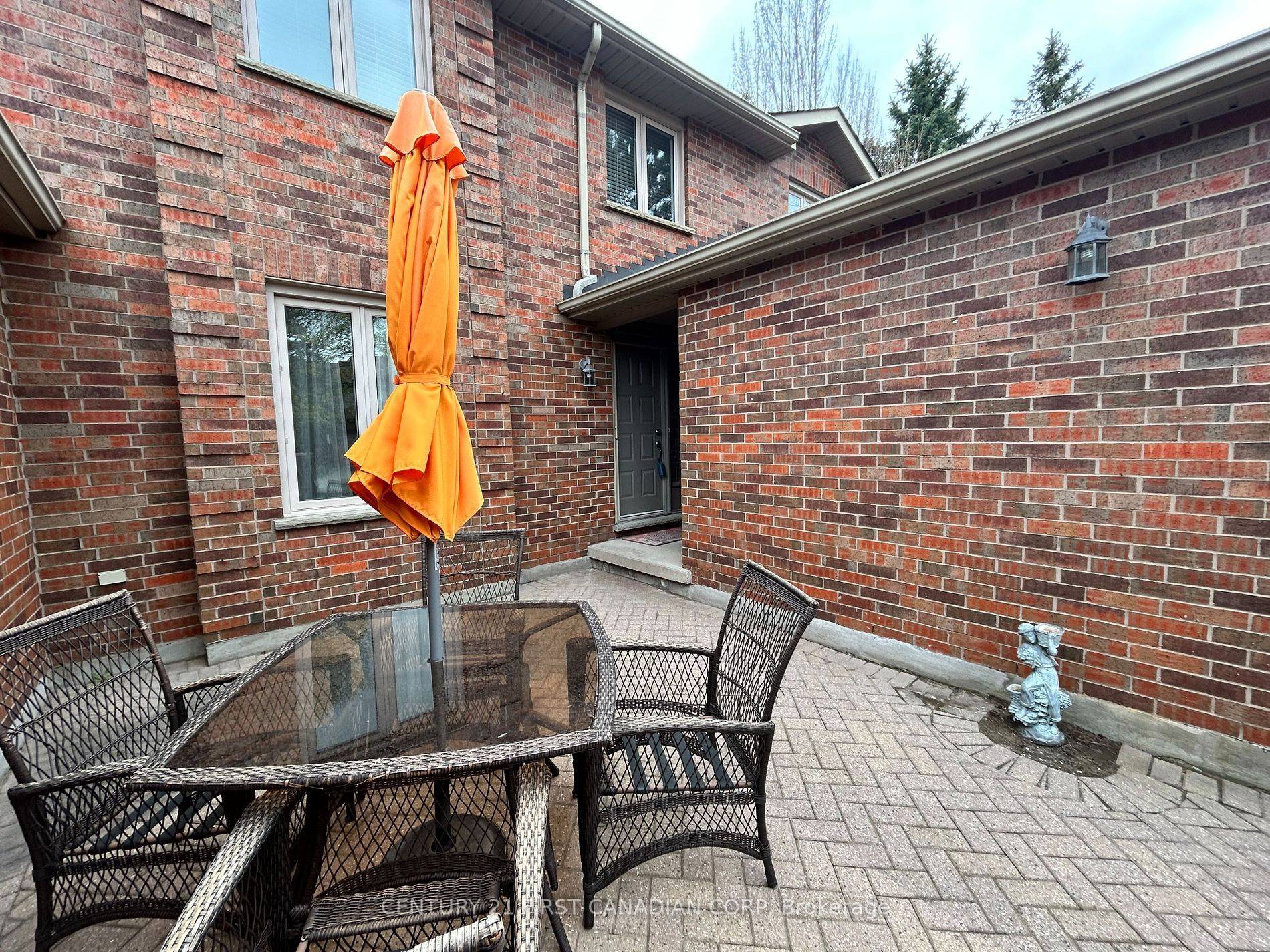 London North, ON N5X 3W4,70 Sunnyside DR #28