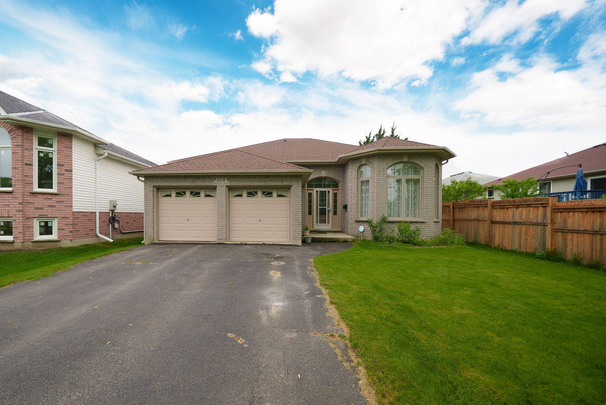 219 Balmoral DR, Brant, ON N3V 1E6