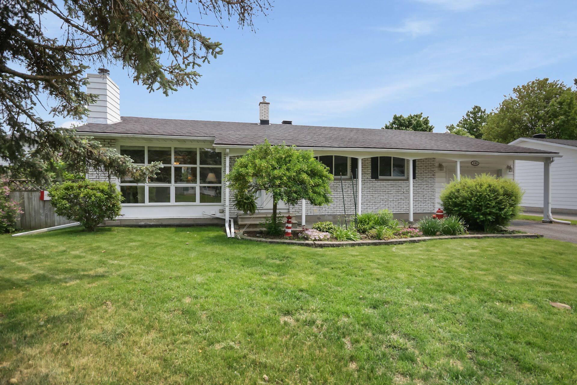 Kanata, ON K2L 1E7,102 Oriole AVE