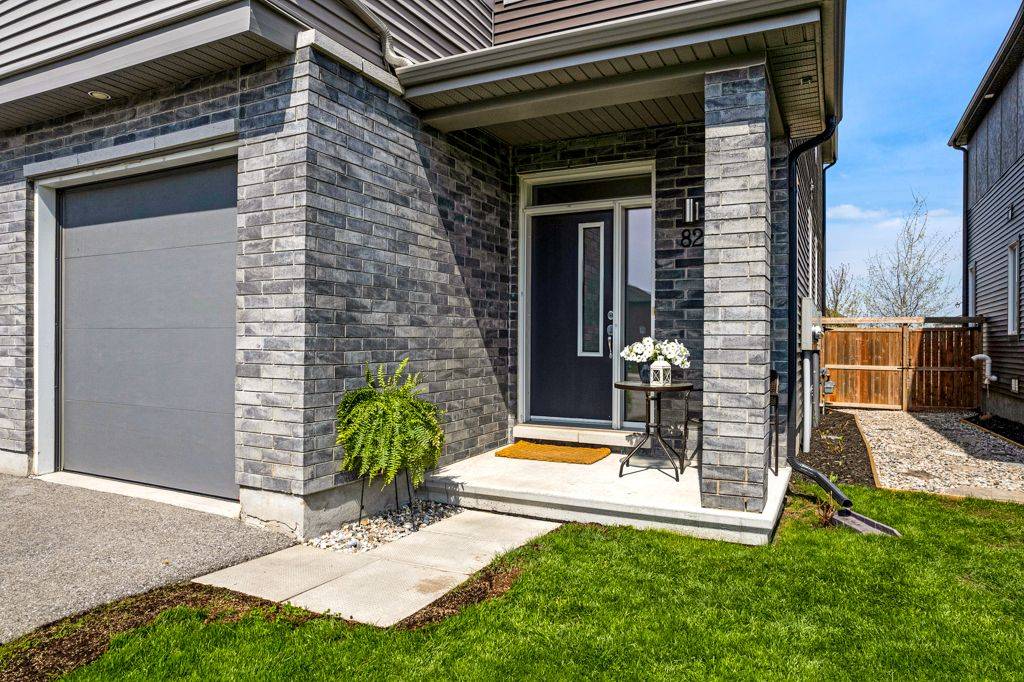 Carleton Place, ON K7C 0J7,82 Riddell ST