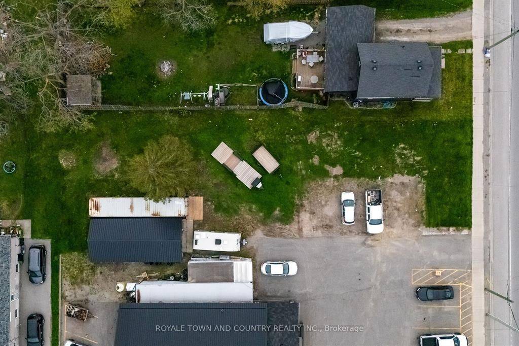 Kawartha Lakes, ON K9V 1N3,122 Queen ST