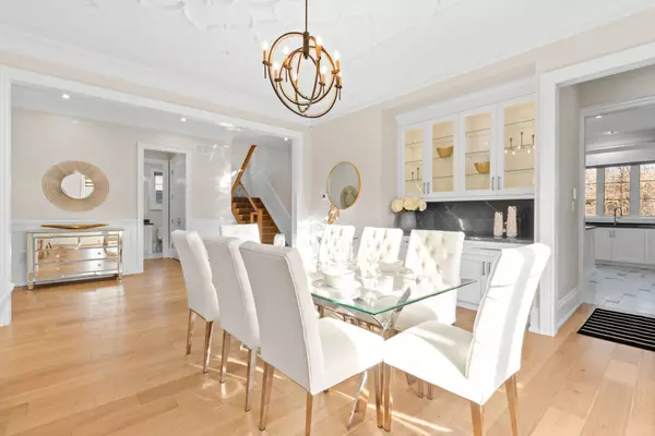 Toronto C14, ON M2N 4H7,5 Charlemagne DR
