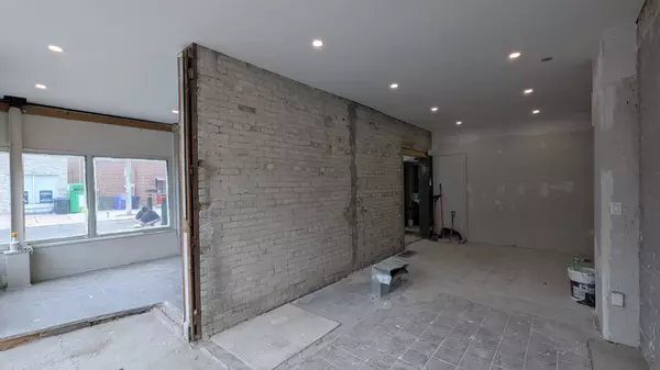 Toronto E03, ON M4C 4E3,1200 Woodbine AVE