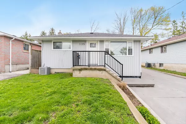 Barrie, ON L4M 2H6,135 Gunn ST