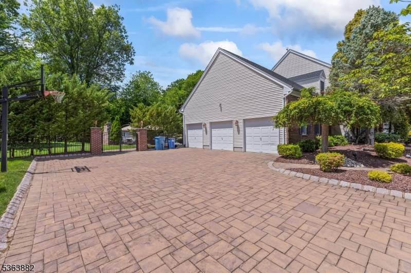 Marlboro Twp., NJ 07746,16 Huxley Ct