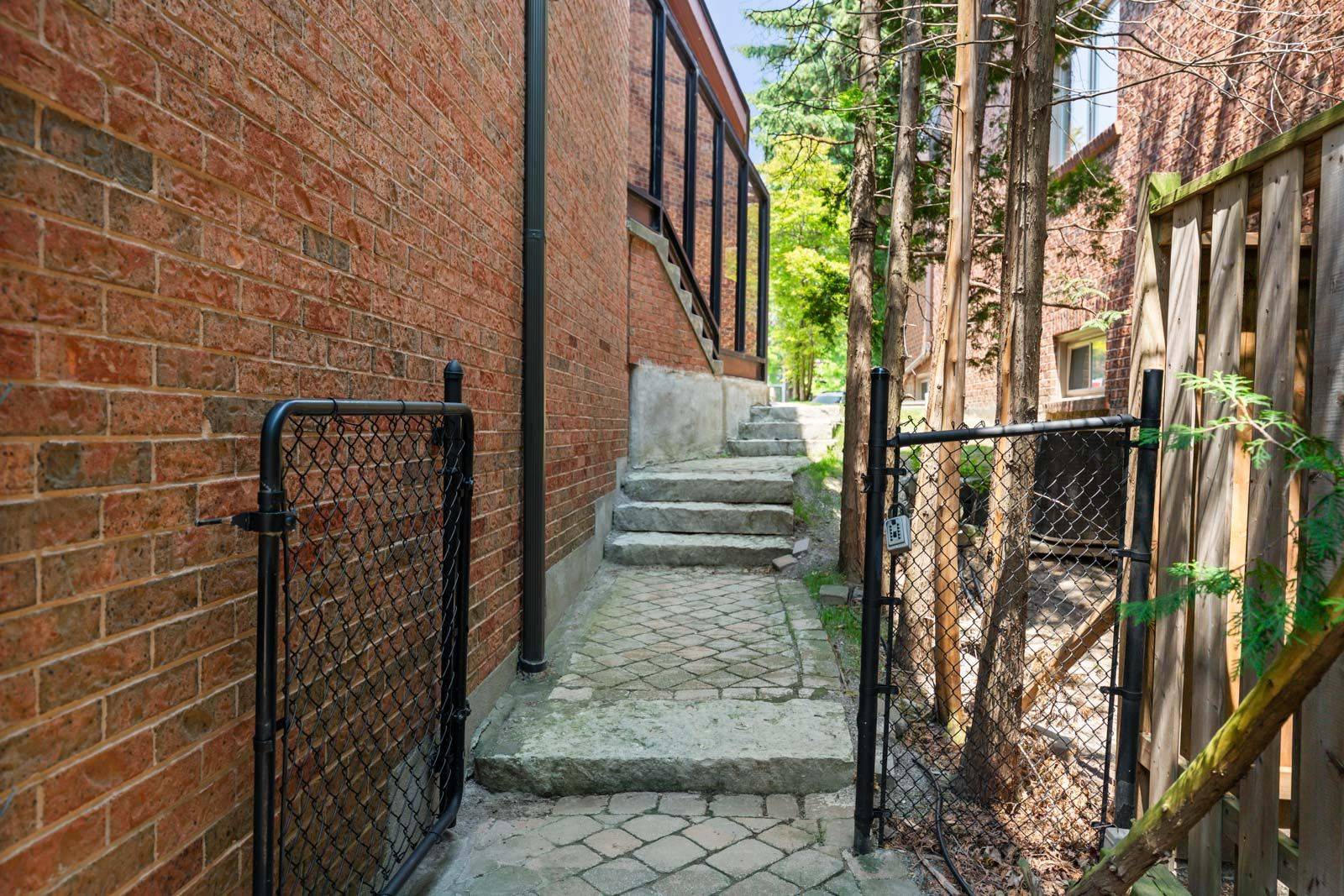 Toronto C12, ON M3B 3C6,23 Brandy CT
