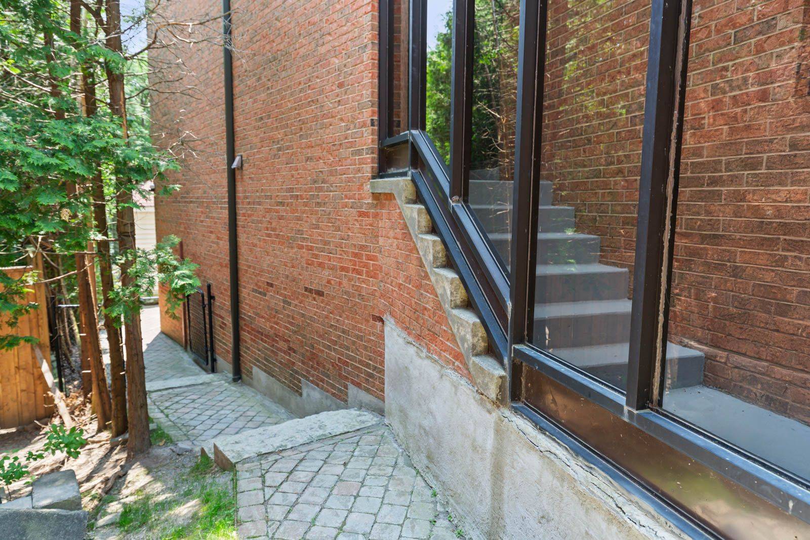 Toronto C12, ON M3B 3C6,23 Brandy CT