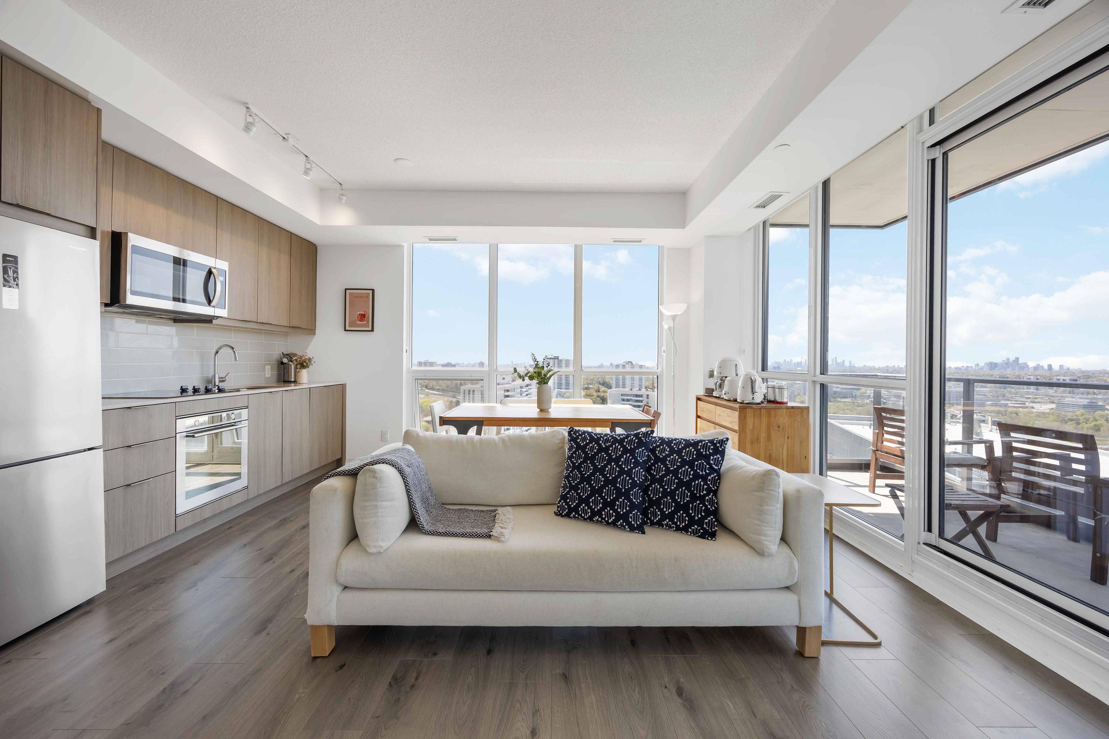 Toronto C15, ON M2J 0H4,38 Forest Manor RD #1807