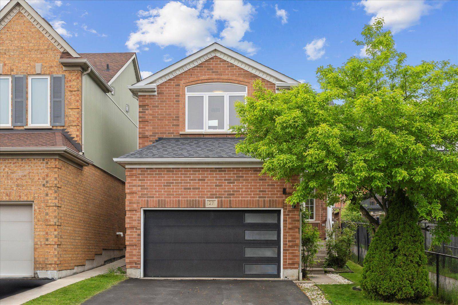 27 Shenandoah DR, Whitby, ON L1P 1S9