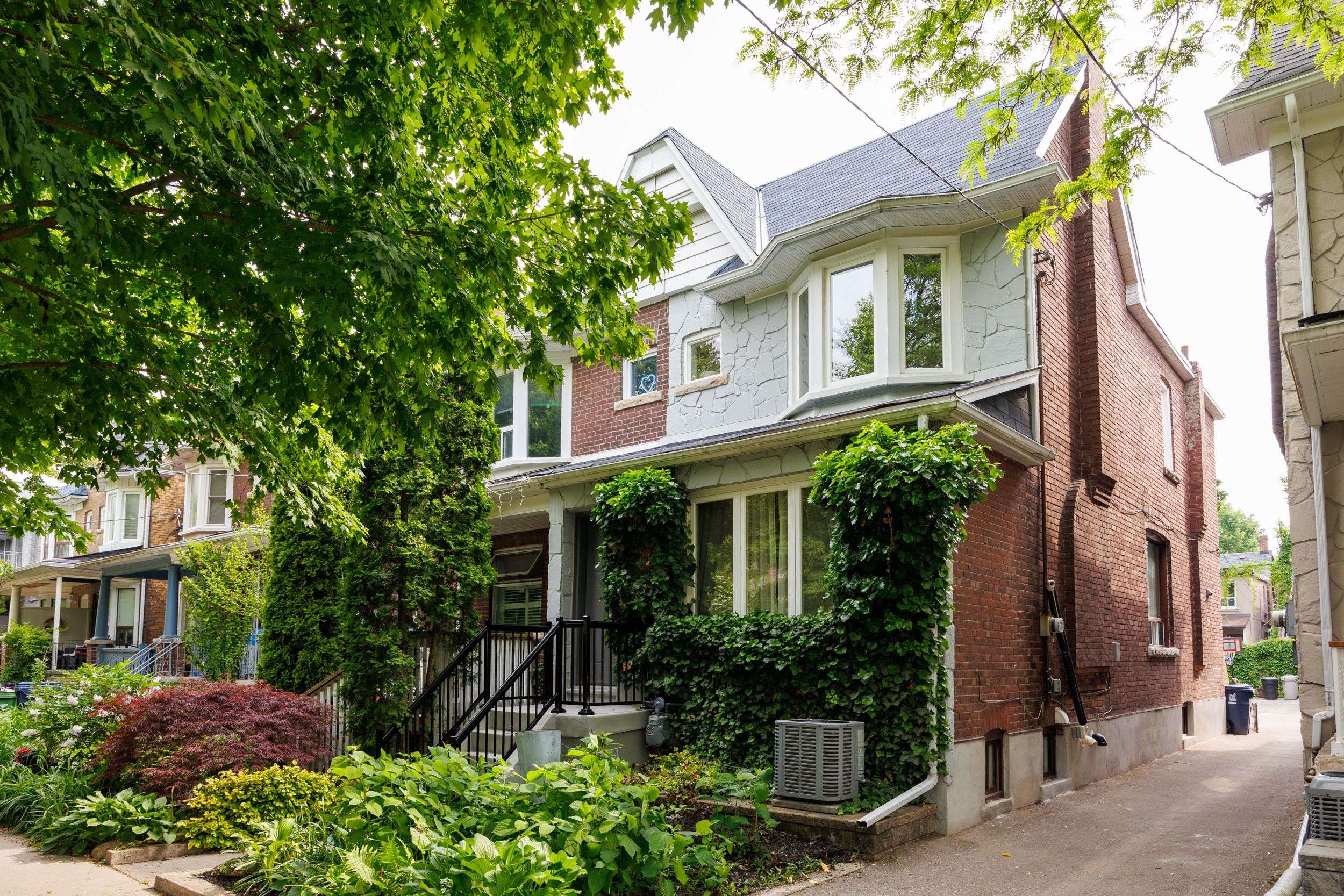 141 Gillard AVE, Toronto E01, ON M4J 4N7