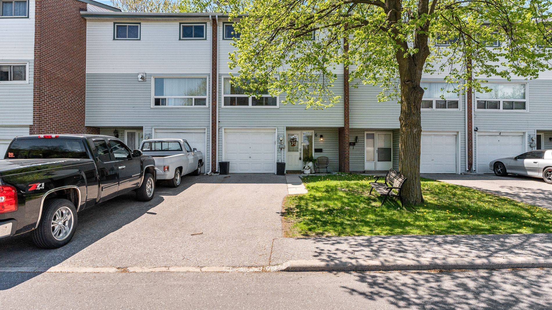 909 King ST W #6, Oshawa, ON L1J 2L4