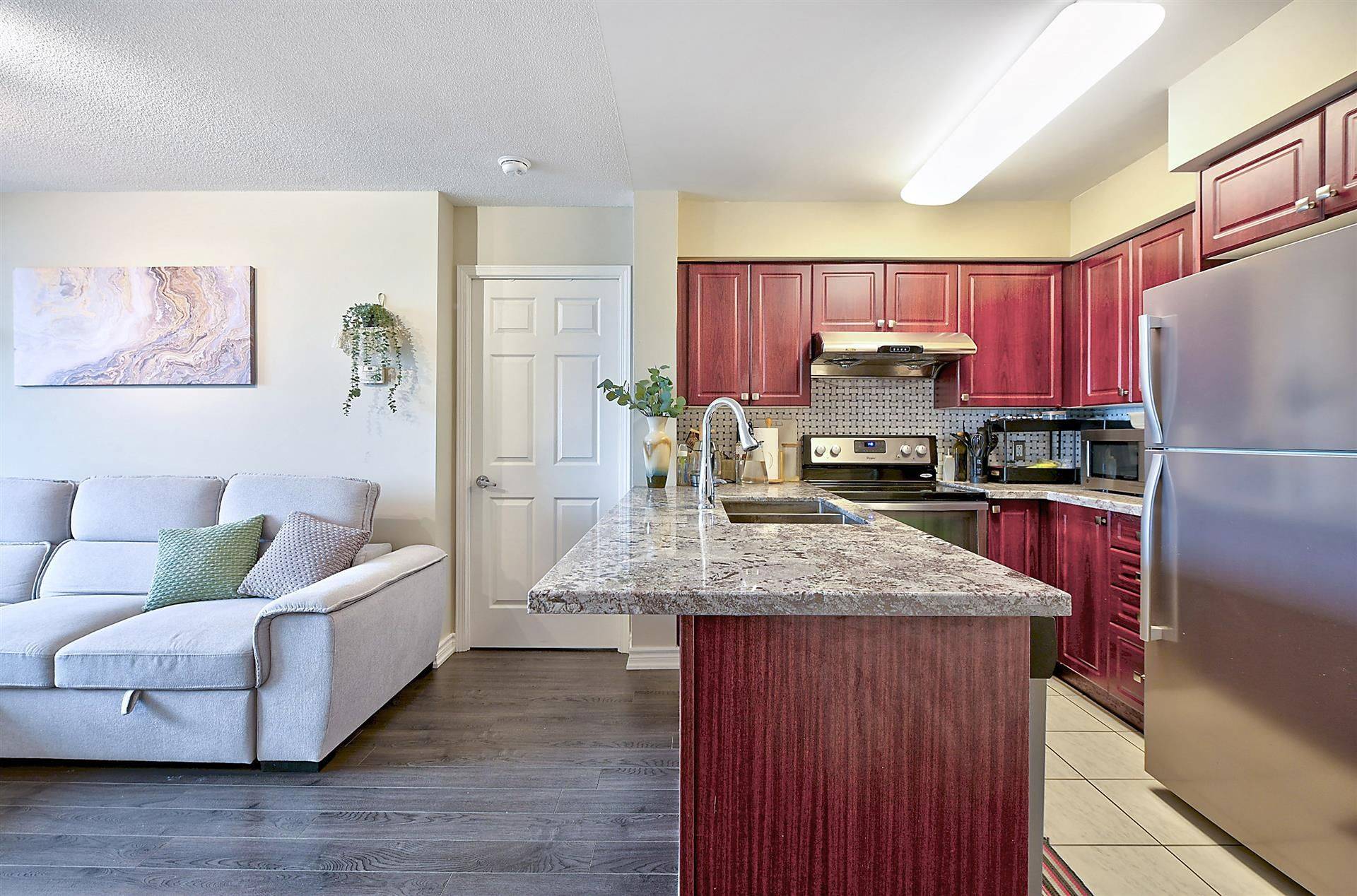 Toronto E09, ON M1H 0A1,68 Grangeway AVE #1612