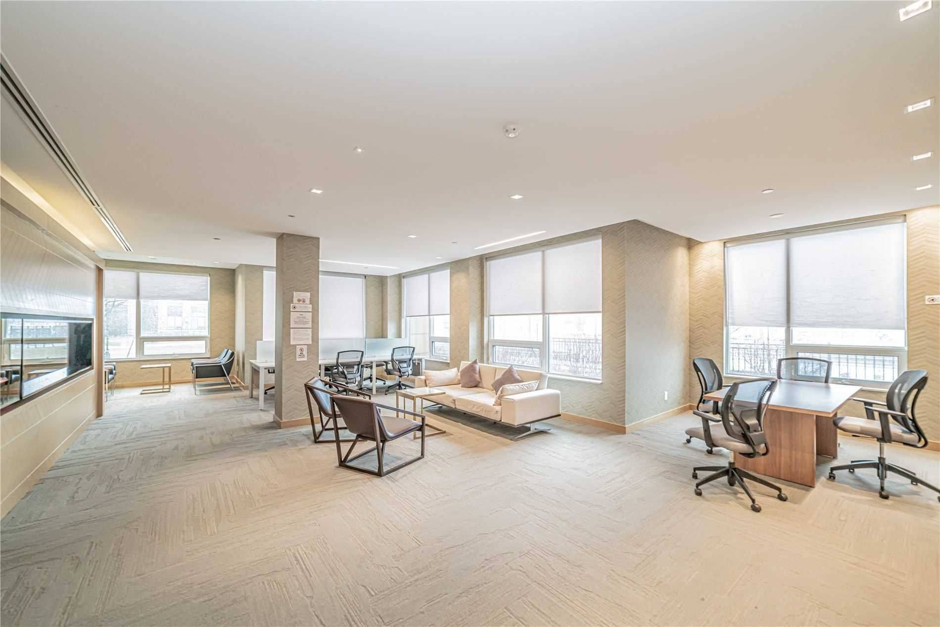 Markham, ON L3R 5M5,18 Uptown DR #807