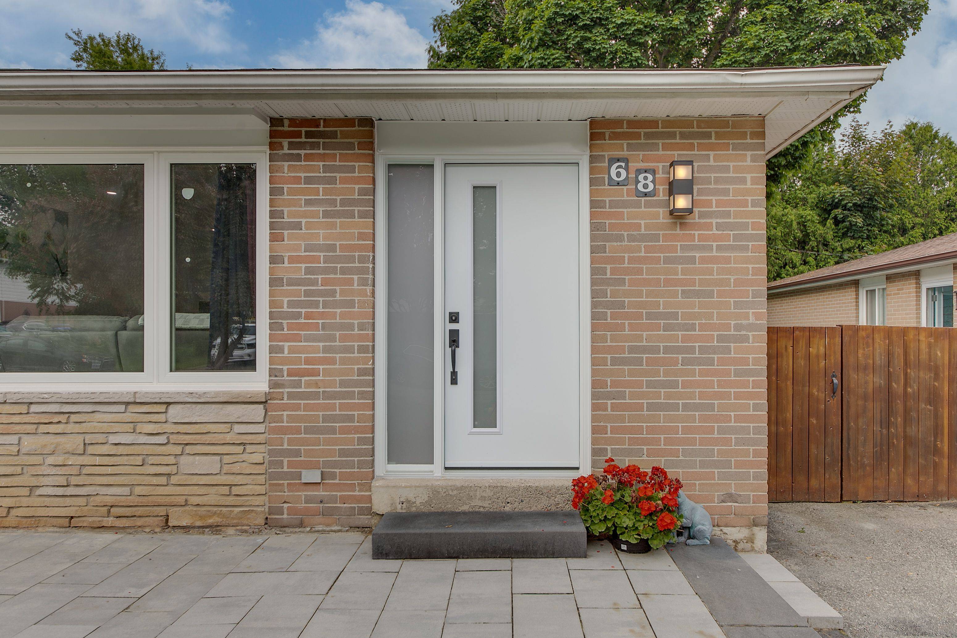 New Tecumseth, ON L0G 1W0,68 Adeline AVE