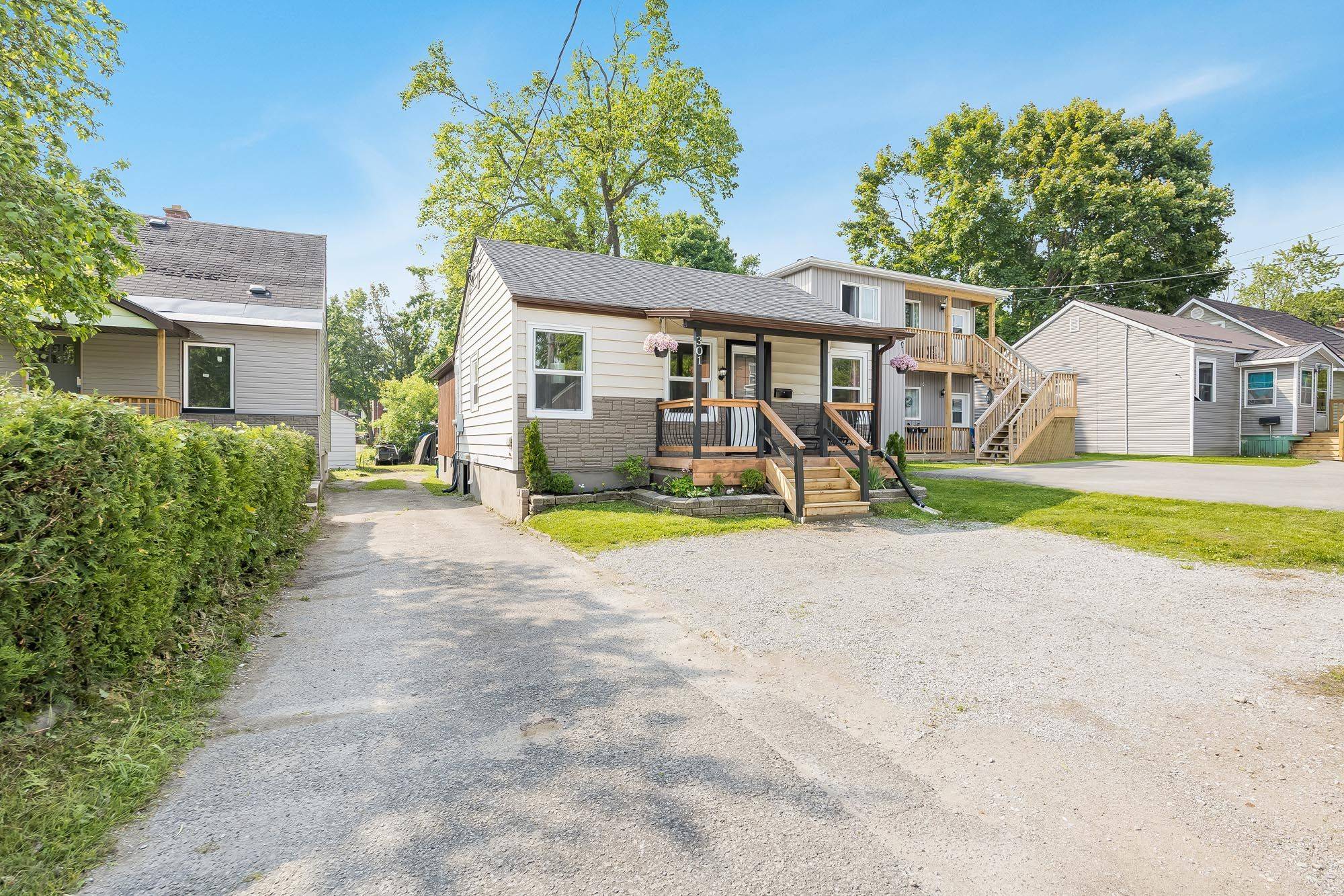 Orillia, ON L3V 3E9,301 Mary ST
