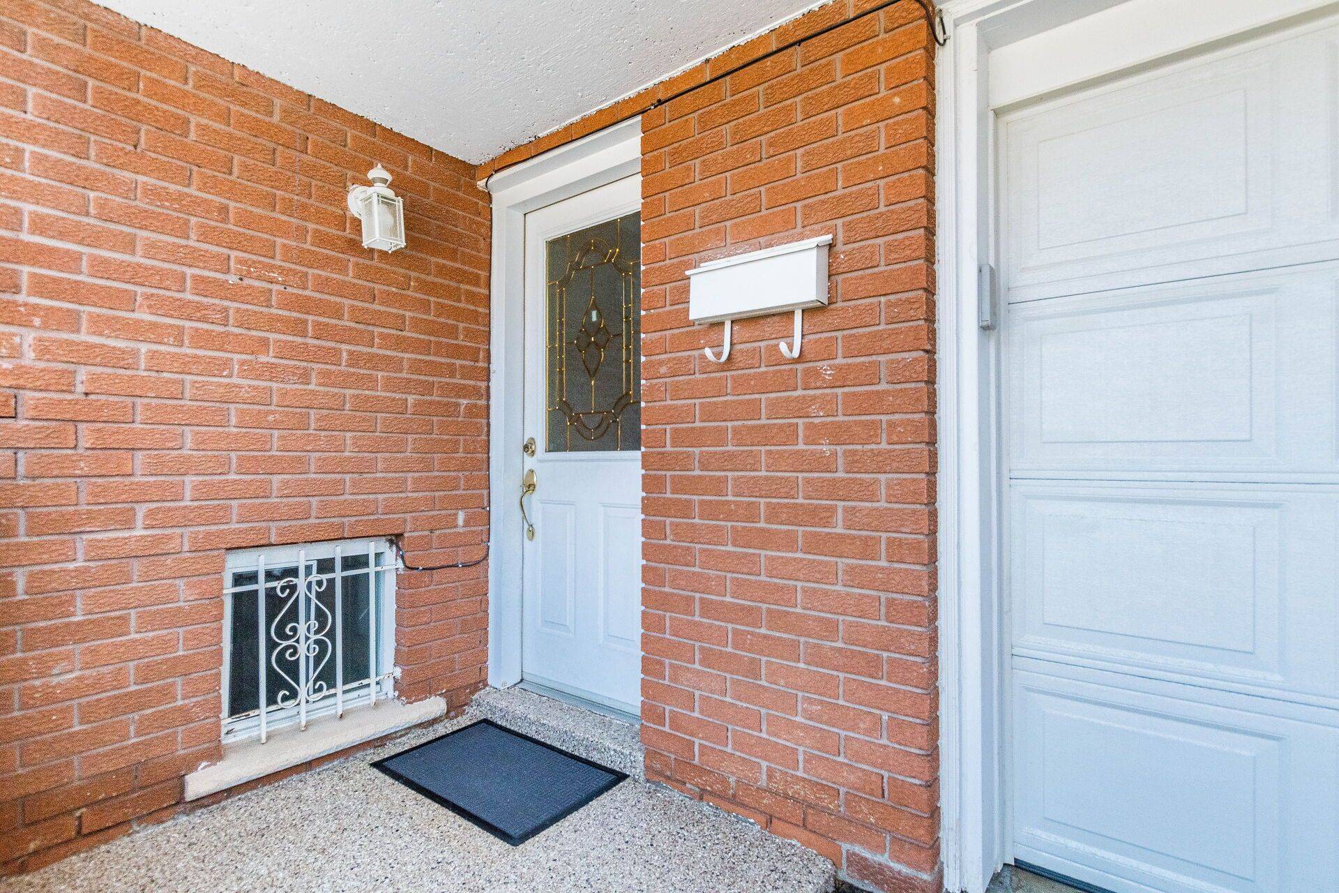 Mississauga, ON L4Z 1J7,4172 Dursley CRES