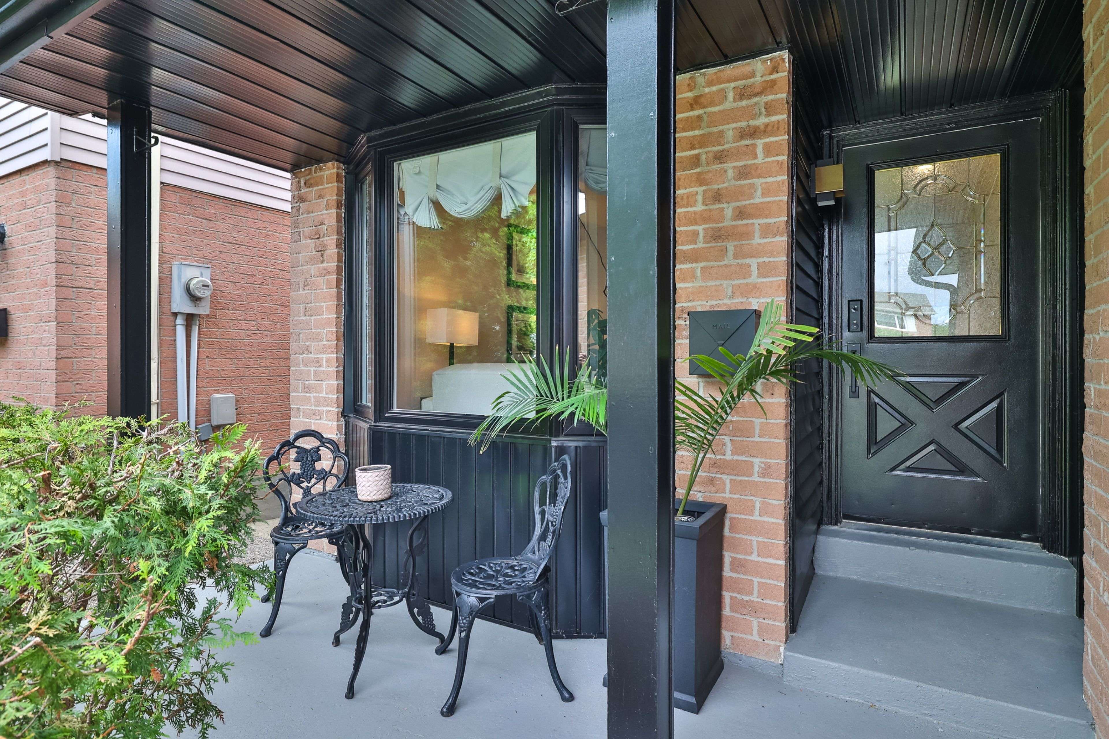 Mississauga, ON L5N 3A1,3116 Keynes CRES