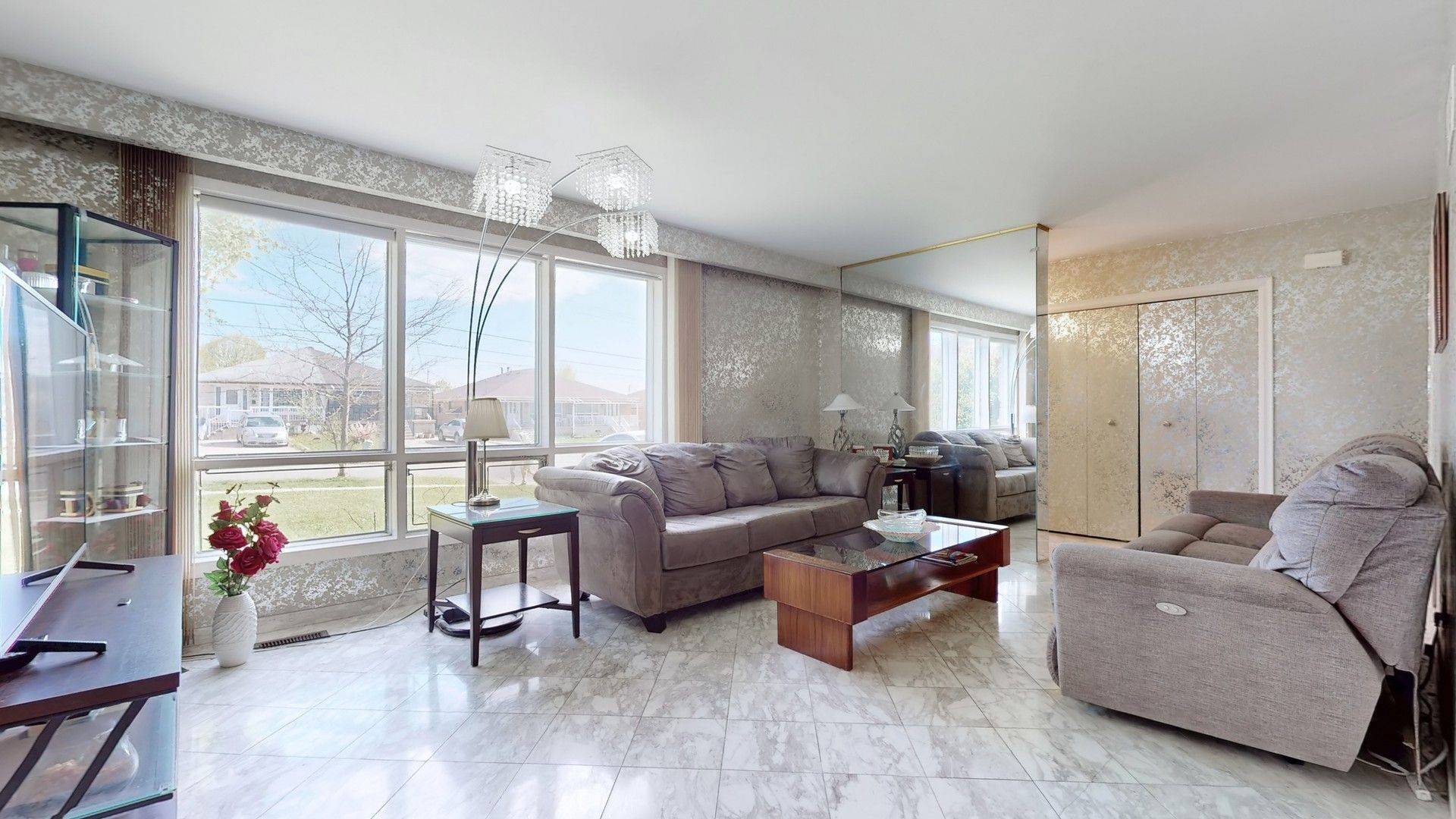 Toronto W05, ON M3J 1B4,106 Grandravine DR