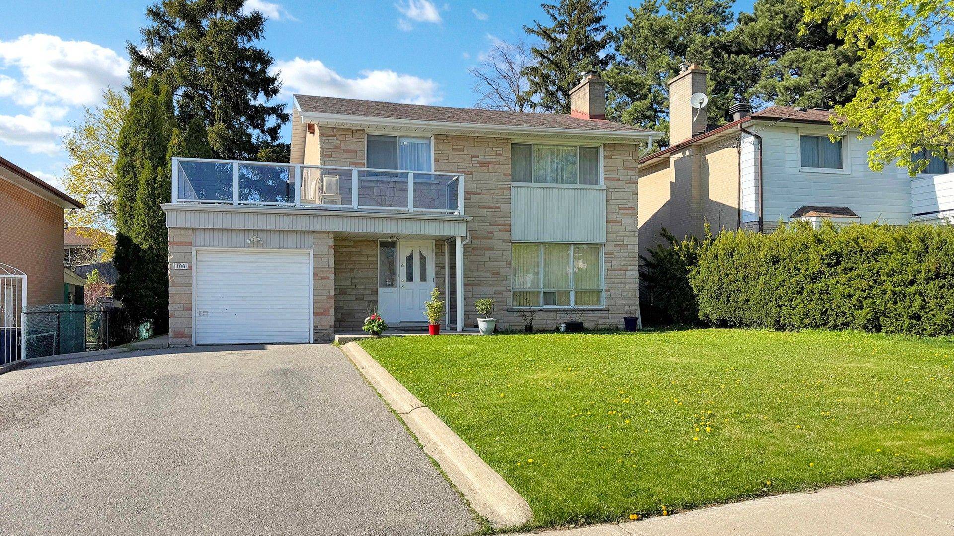 106 Grandravine DR, Toronto W05, ON M3J 1B4