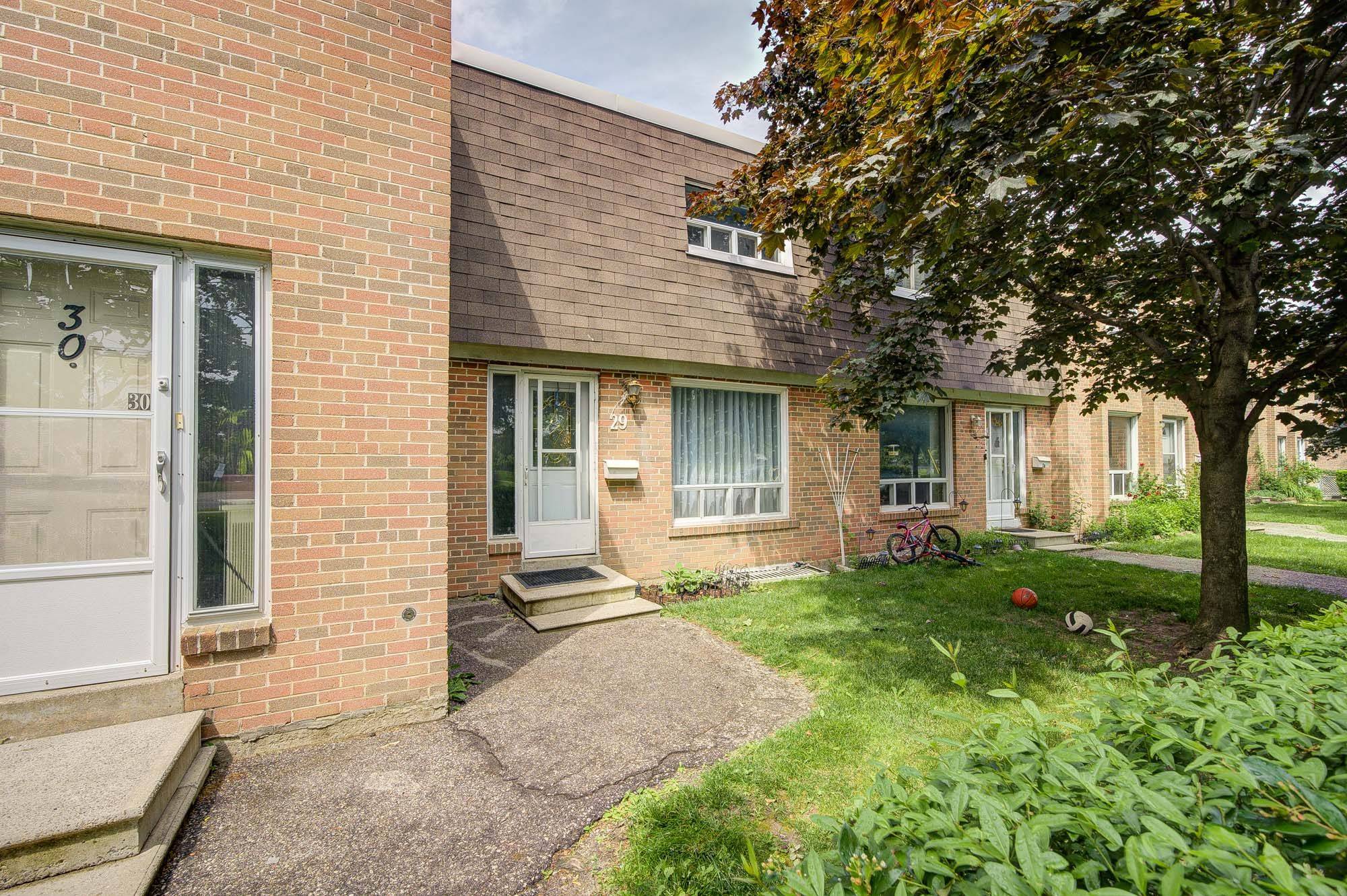 1730 Albion RD #29, Toronto W10, ON M9V 1C1