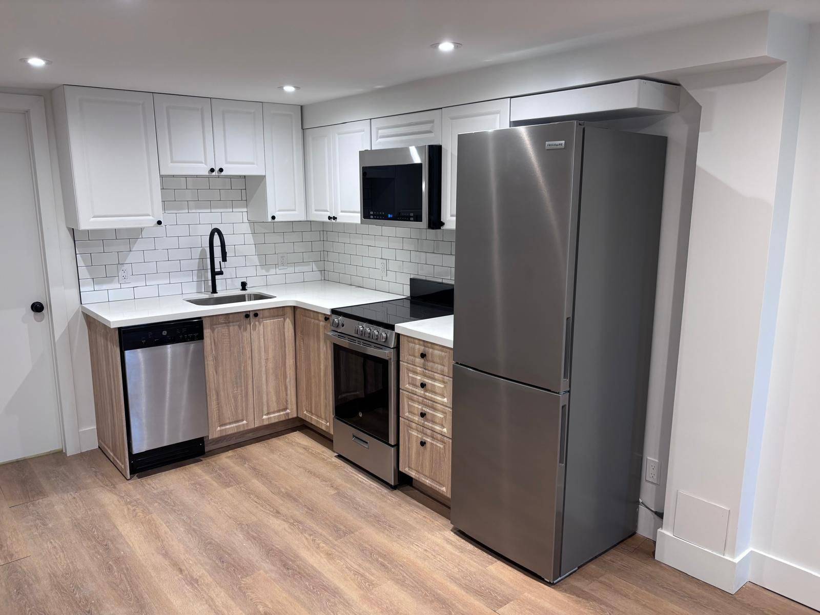 12 Rotherham AVE #lower, Toronto W03, ON M6M 1L8