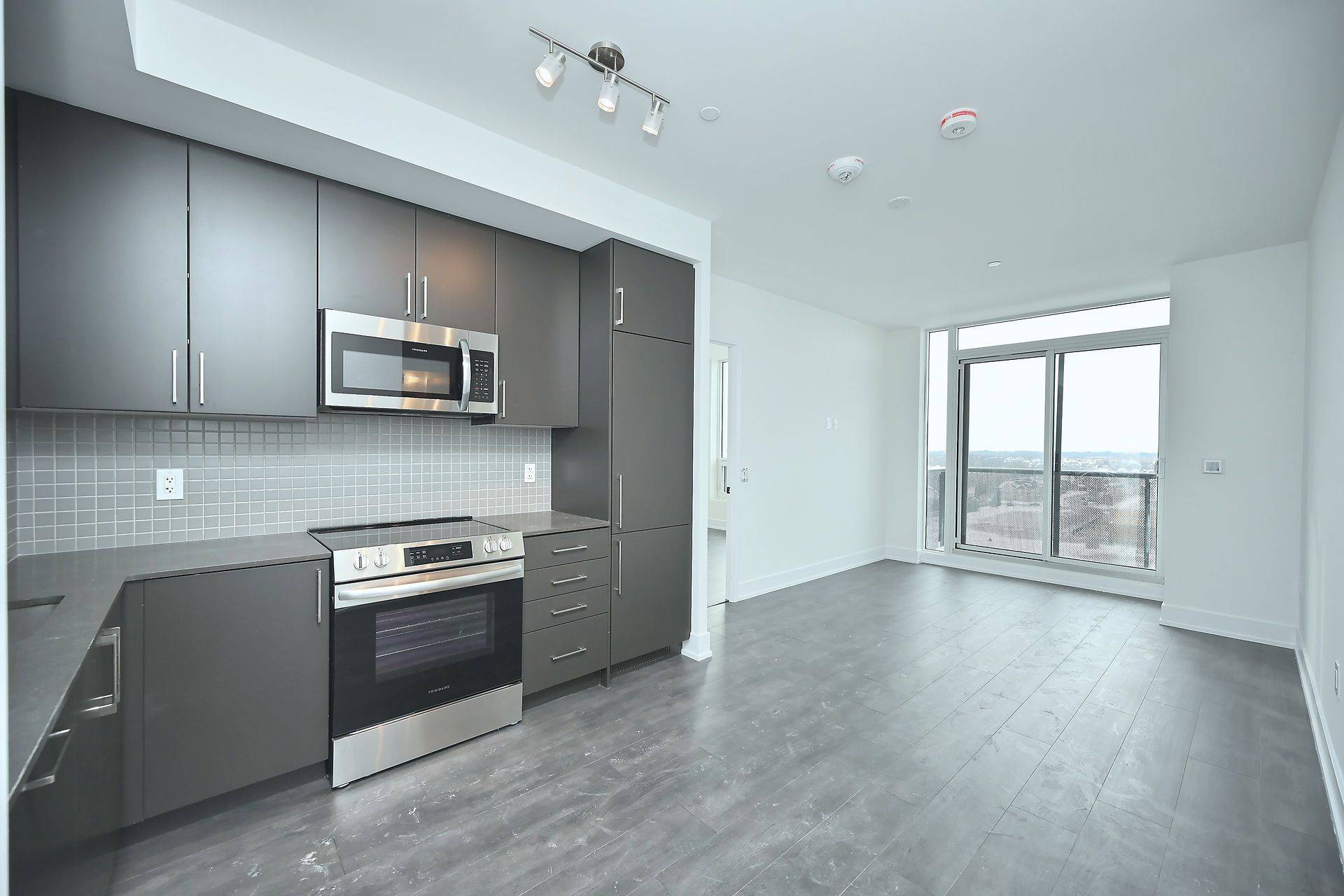 Oakville, ON L6M 5P6,2450 Old Bronte RD #635