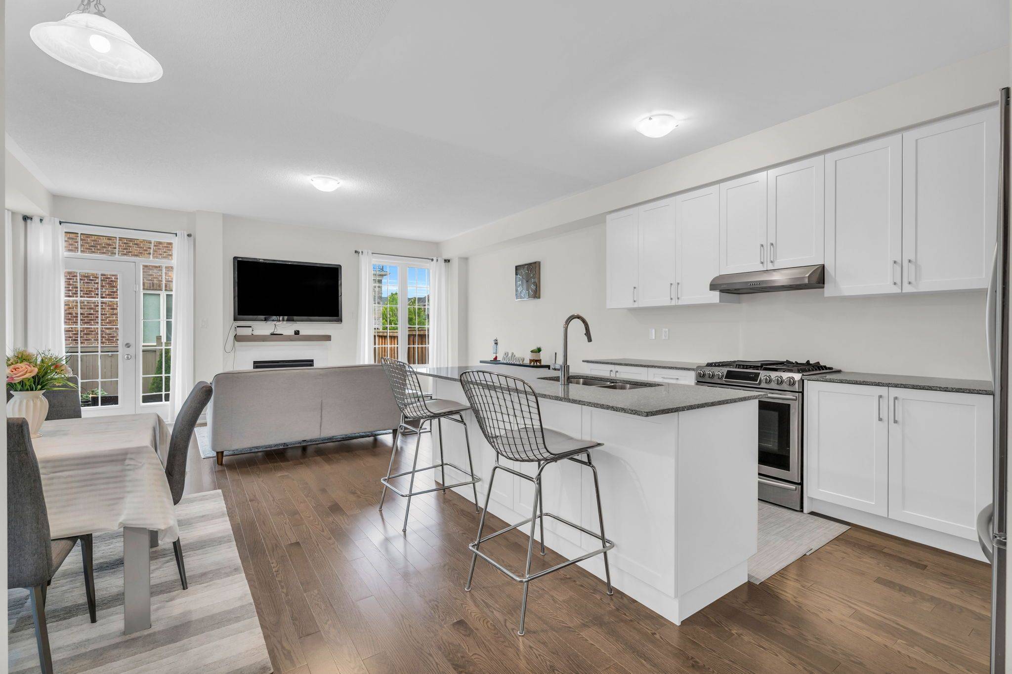 4 Hammerslea CT #UPPER, Brampton, ON L6Y 2A5