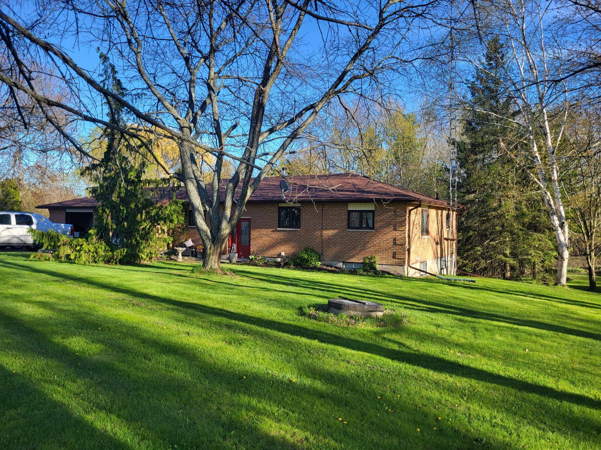 Quinte West, ON K8V 2E7,92 Murray ST