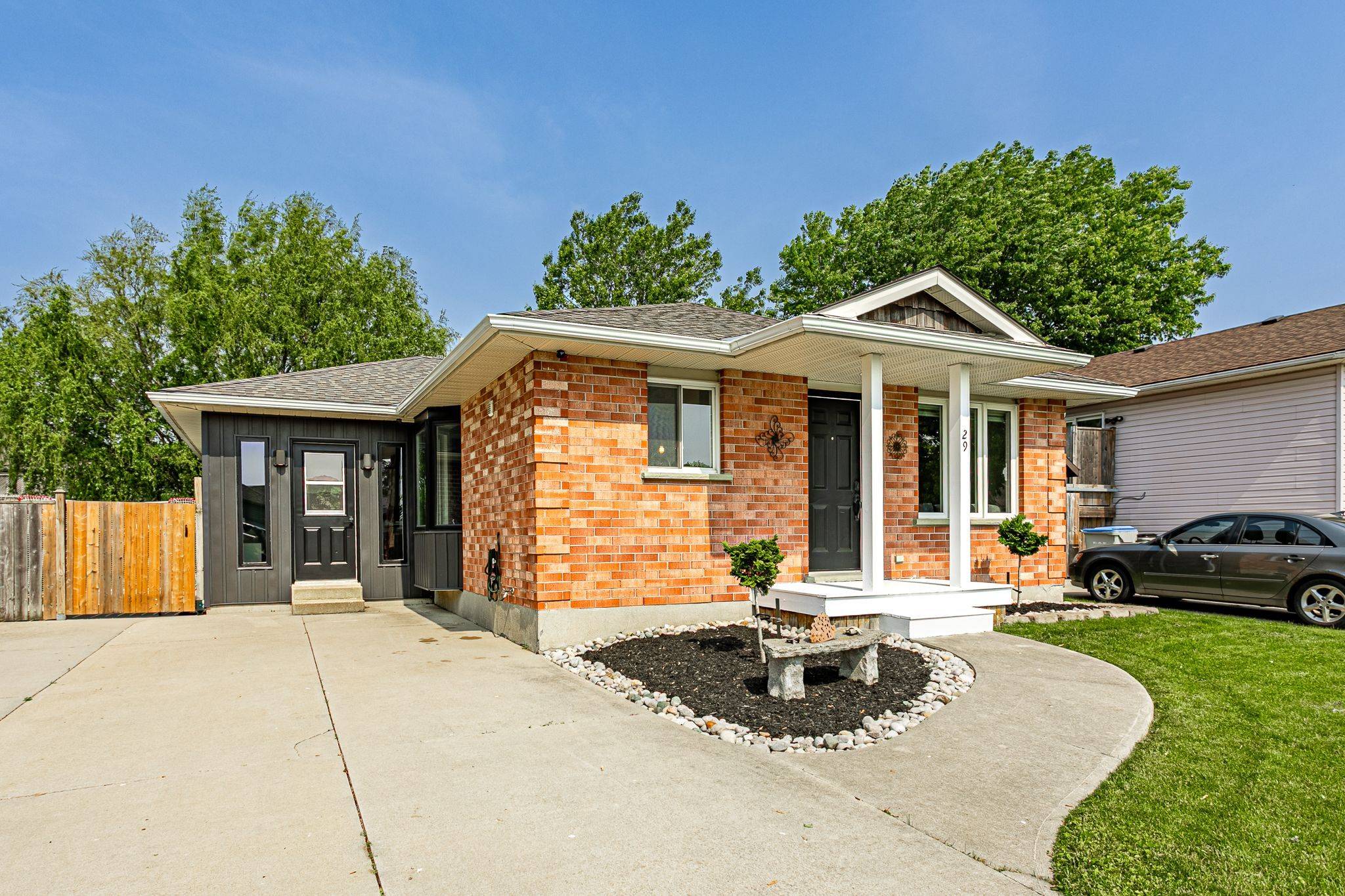 29 Robin ST, North Middlesex, ON N0M 1A0