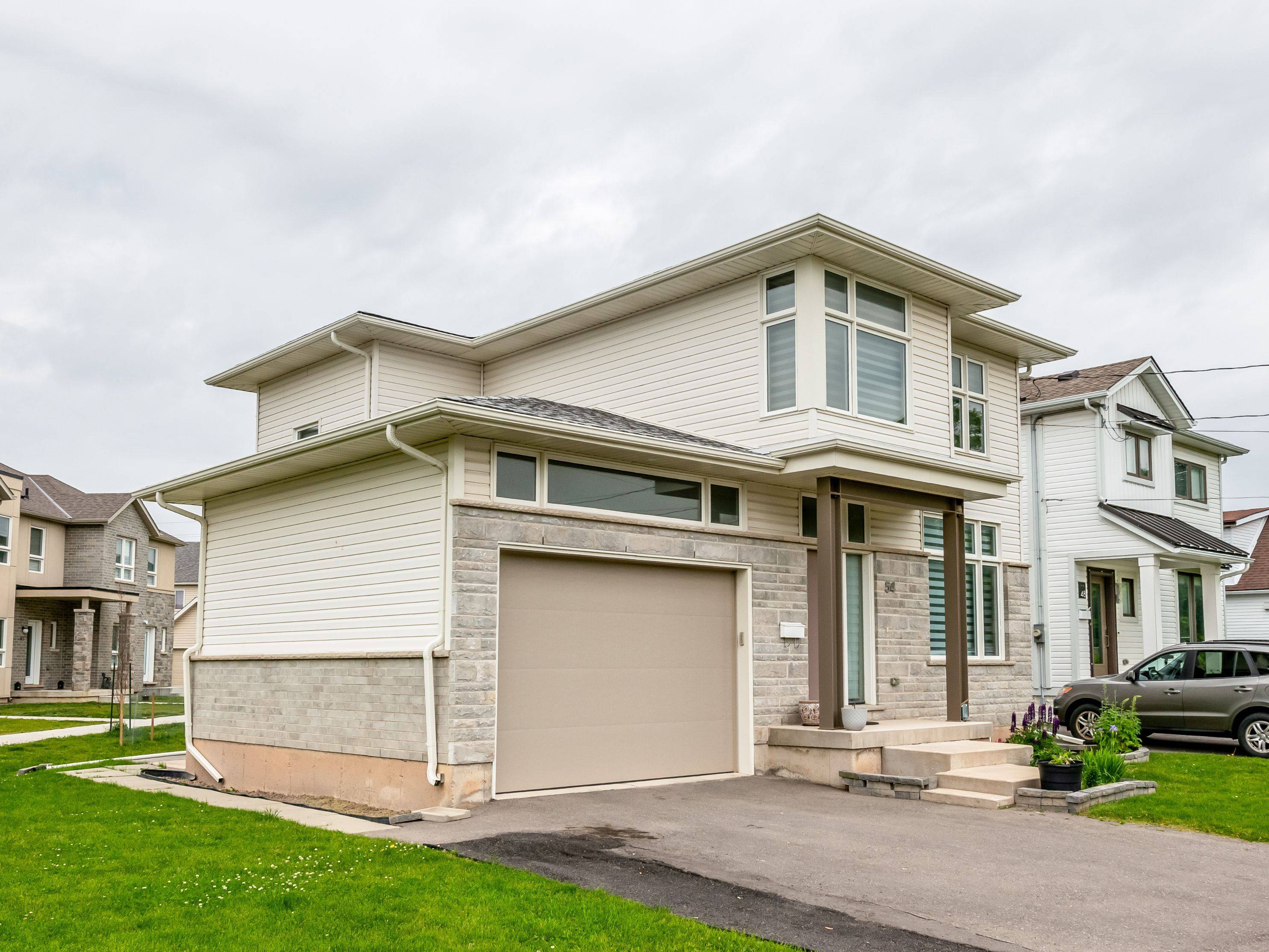 Welland, ON L3C 5N2,54 St George ST