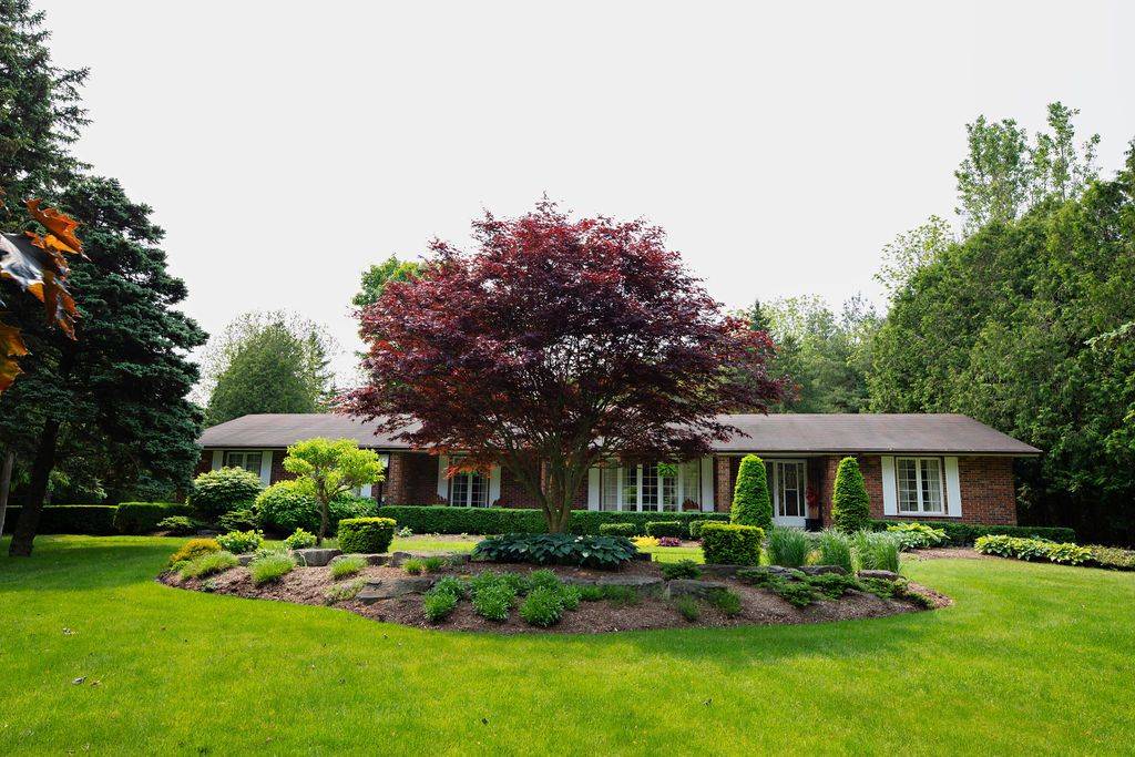 24387 Saxton RD, Strathroy-caradoc, ON N7G 3H4