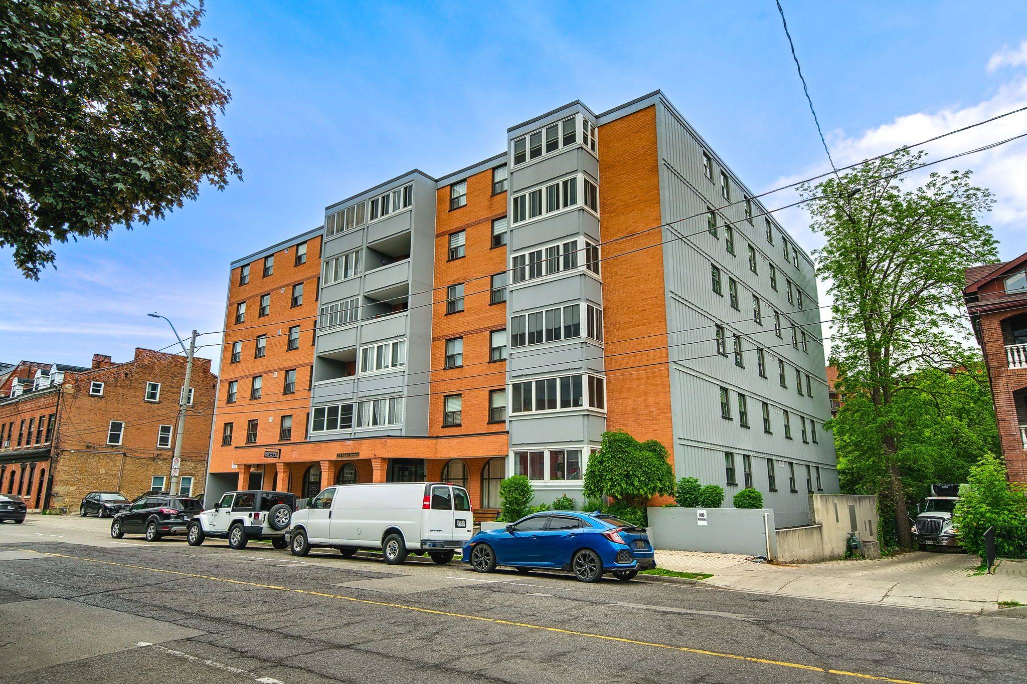 Hamilton, ON L9H 2P7,23 Main ST #501