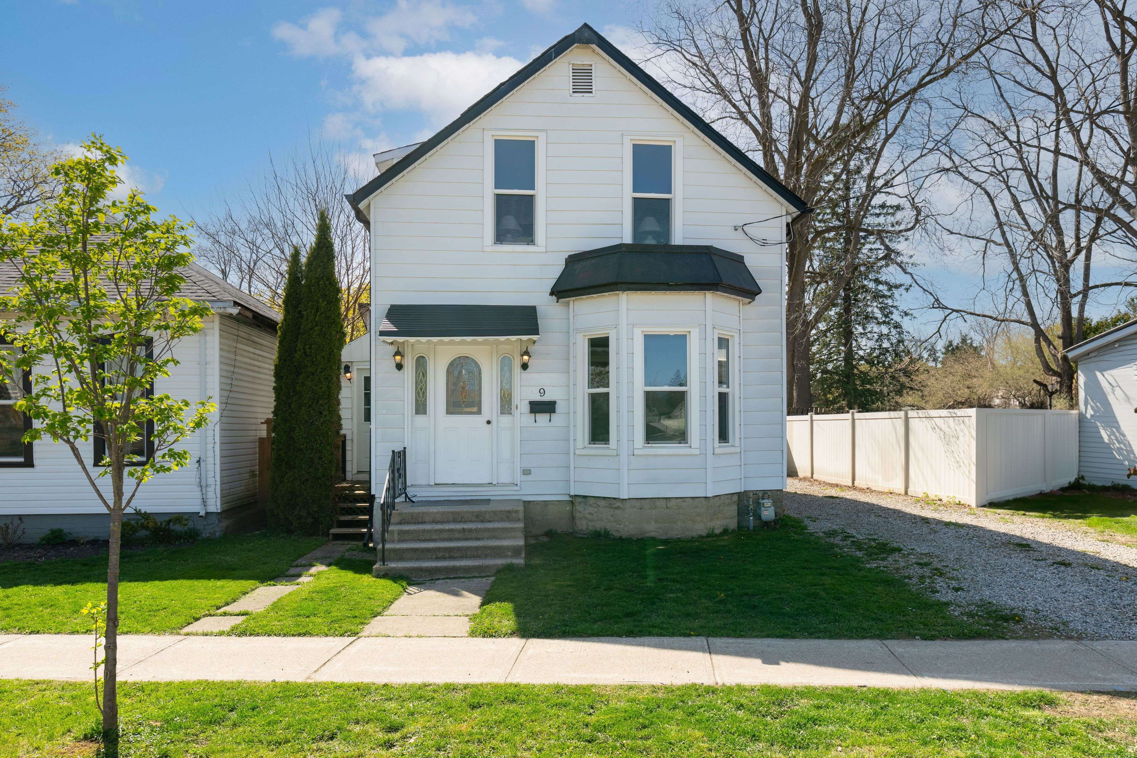 9 Station ST, St. Thomas, ON N5P 2W8