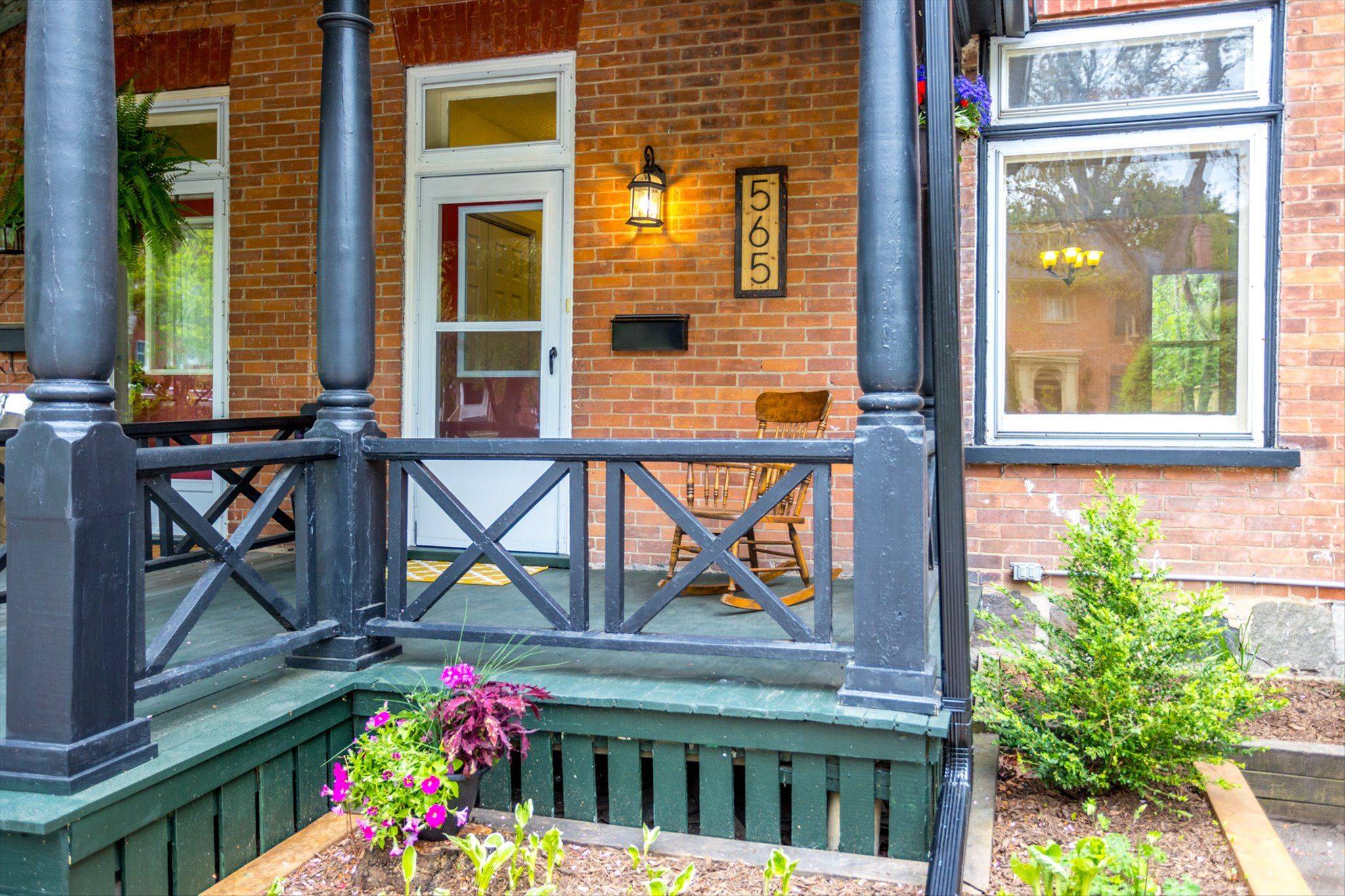 Peterborough Central, ON K9H 2K3,565 Gilmour ST