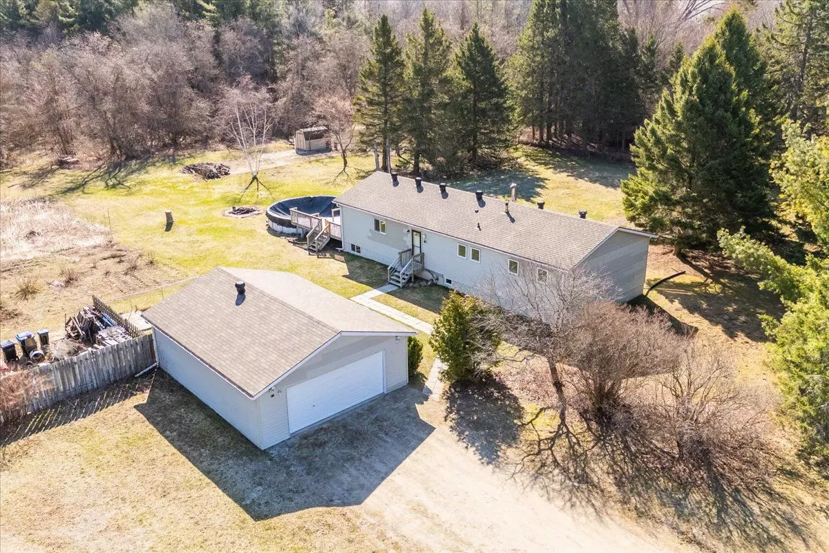 Clearview, ON L0M 1N0,3679 McCarthy DR
