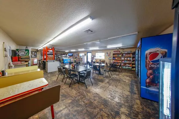 Paris, TX 75462,13925 Farm Road 195