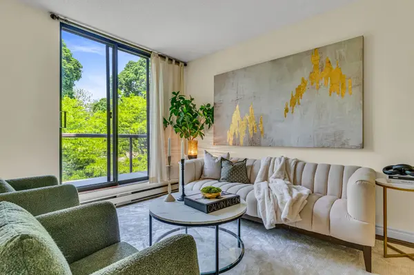 Toronto C09, ON M4T 1T7,30 Glen Elm AVE #301