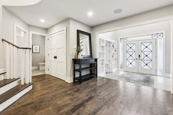 Richmond Hill, ON L4B 3G5,16 Eastgate CRES