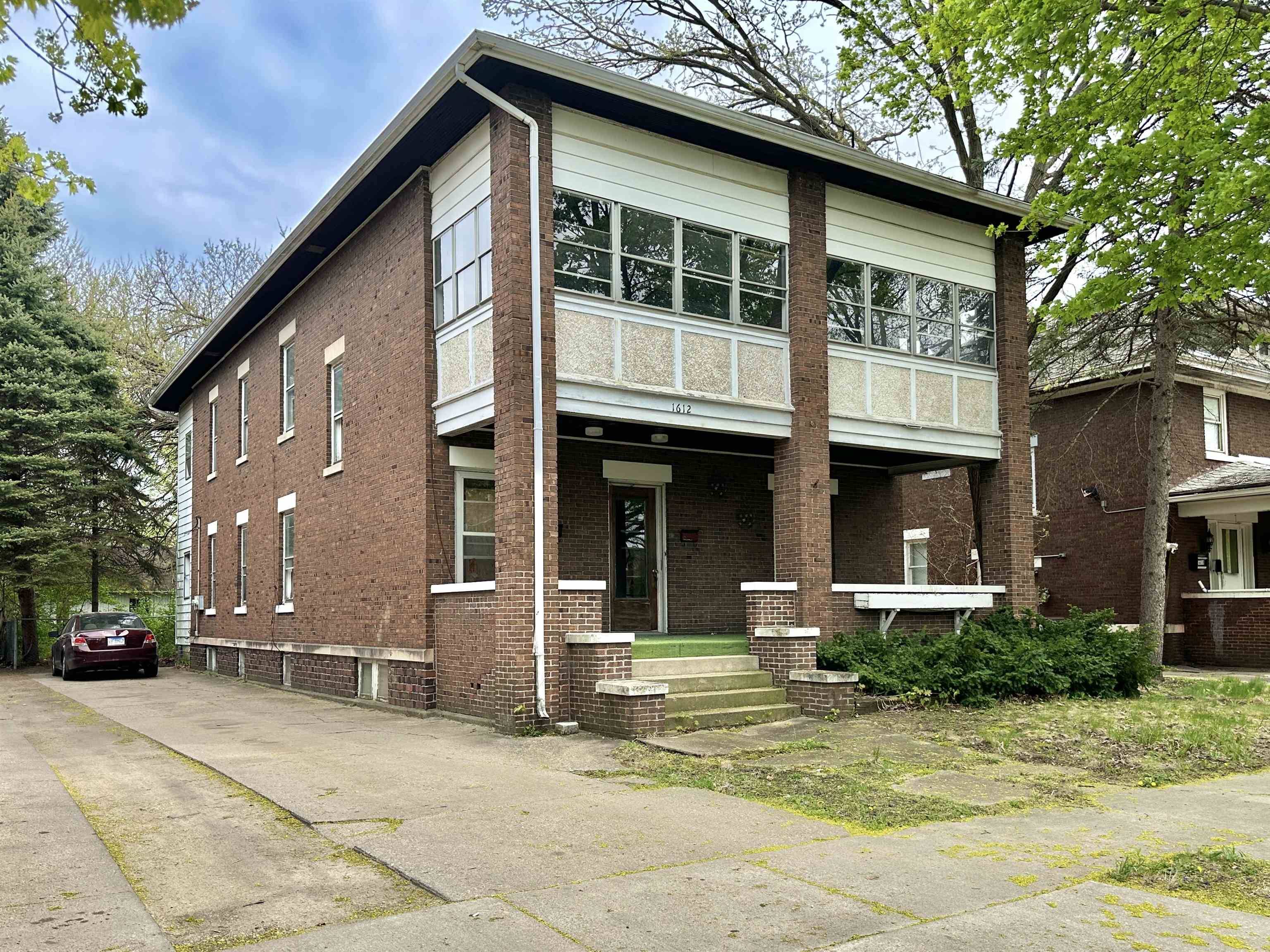1612 S 5TH Street, Rockford, IL 61104