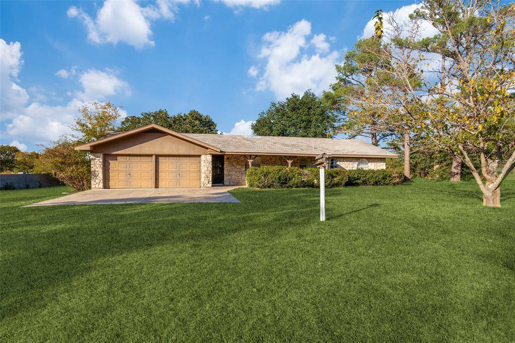 Kennedale, TX 76060,1425 - L Swiney Hiett Road