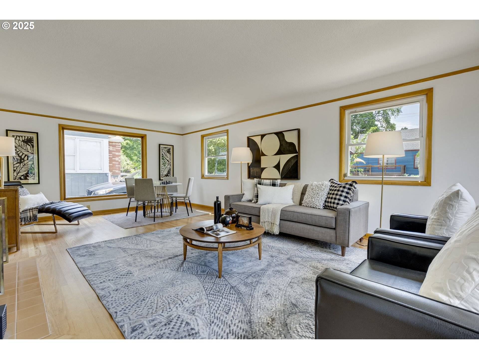 Portland, OR 97215,936 SE 55TH AVE