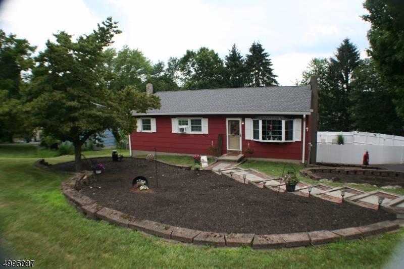 31 Bettino Dr, Ogdensburg Boro, NJ 07439