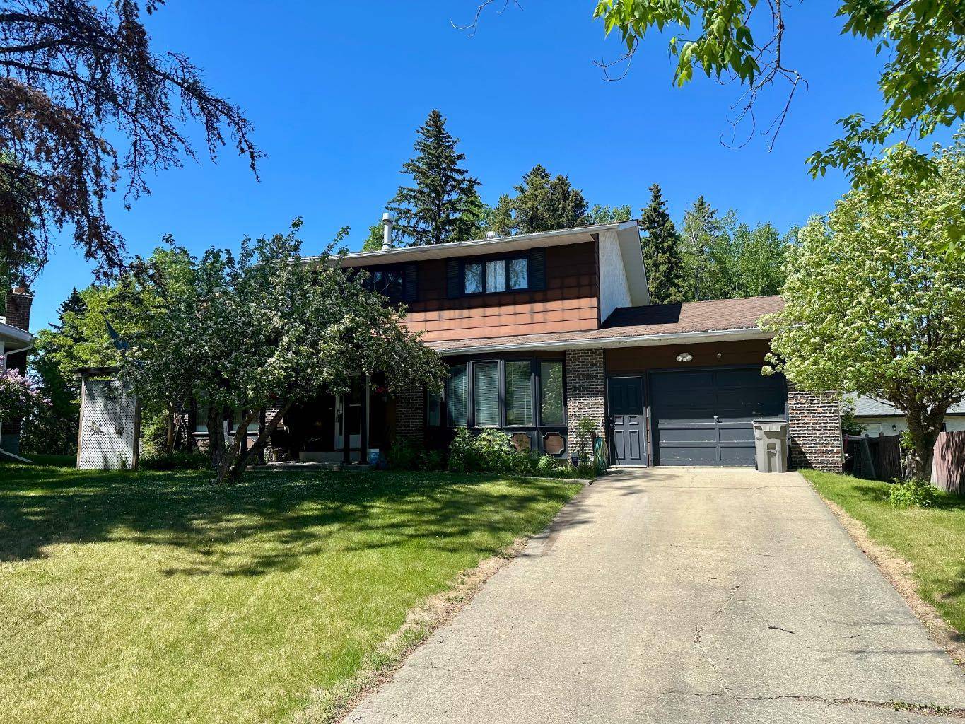83 Feero DR, Whitecourt, AB T7S 1E7